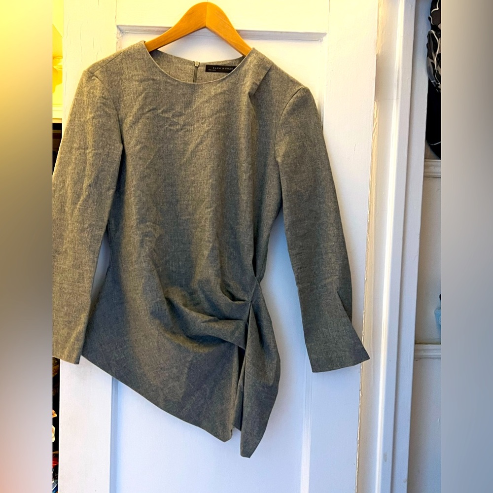 Zara women’s sweater size M poplin
